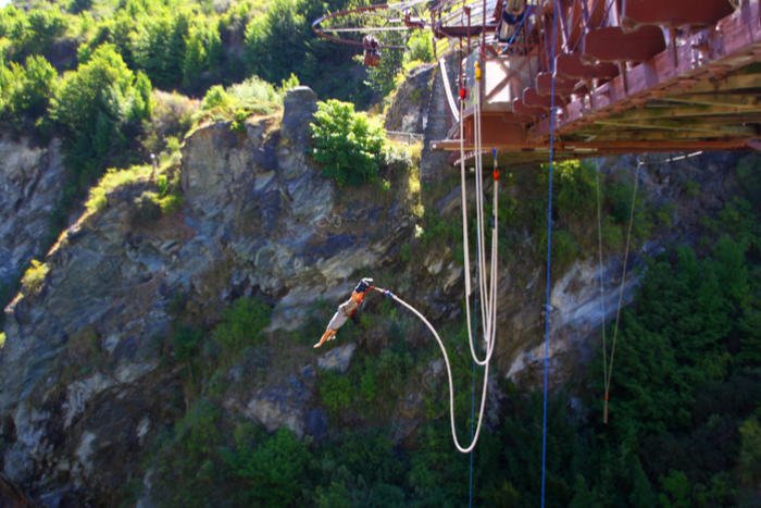 BUNGEE JUMPING