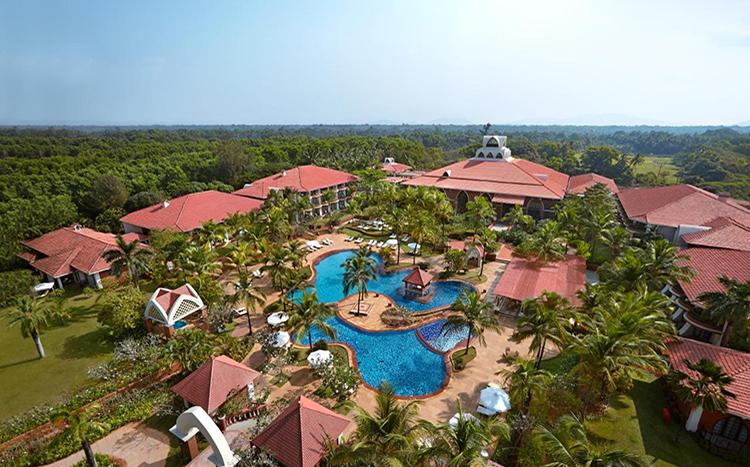 caravela beach resort goa